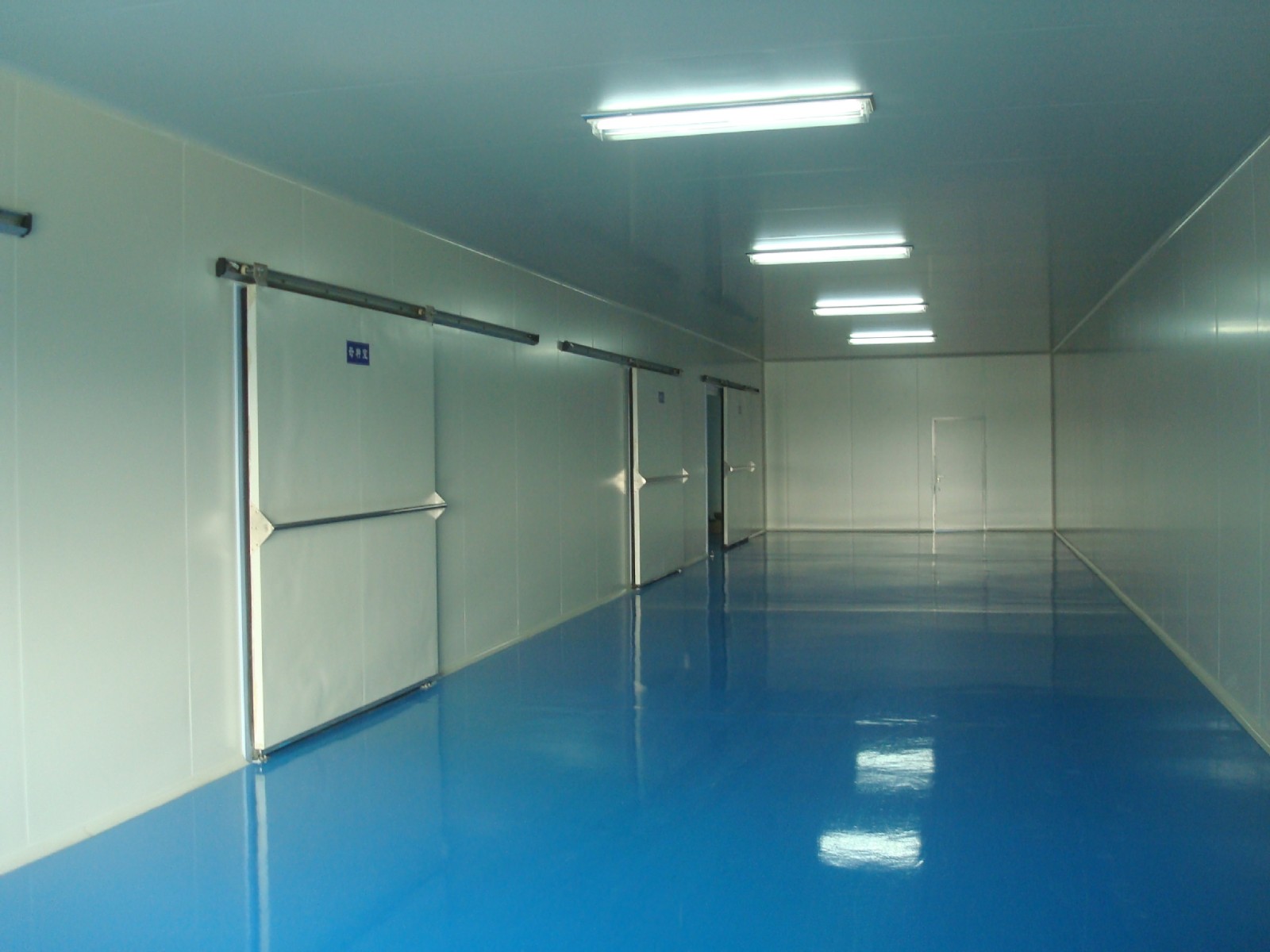 現(xiàn)代化食品間